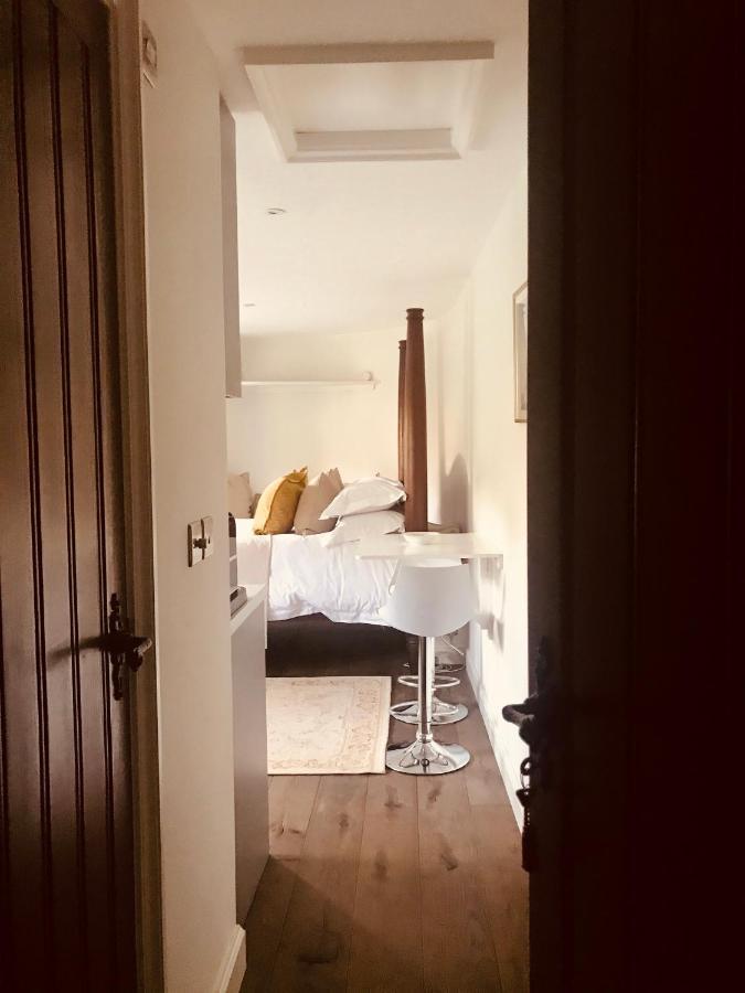 The Old Post Office Studio Apartment In A Beautiful Cotswold Village 赛伦塞斯特 外观 照片