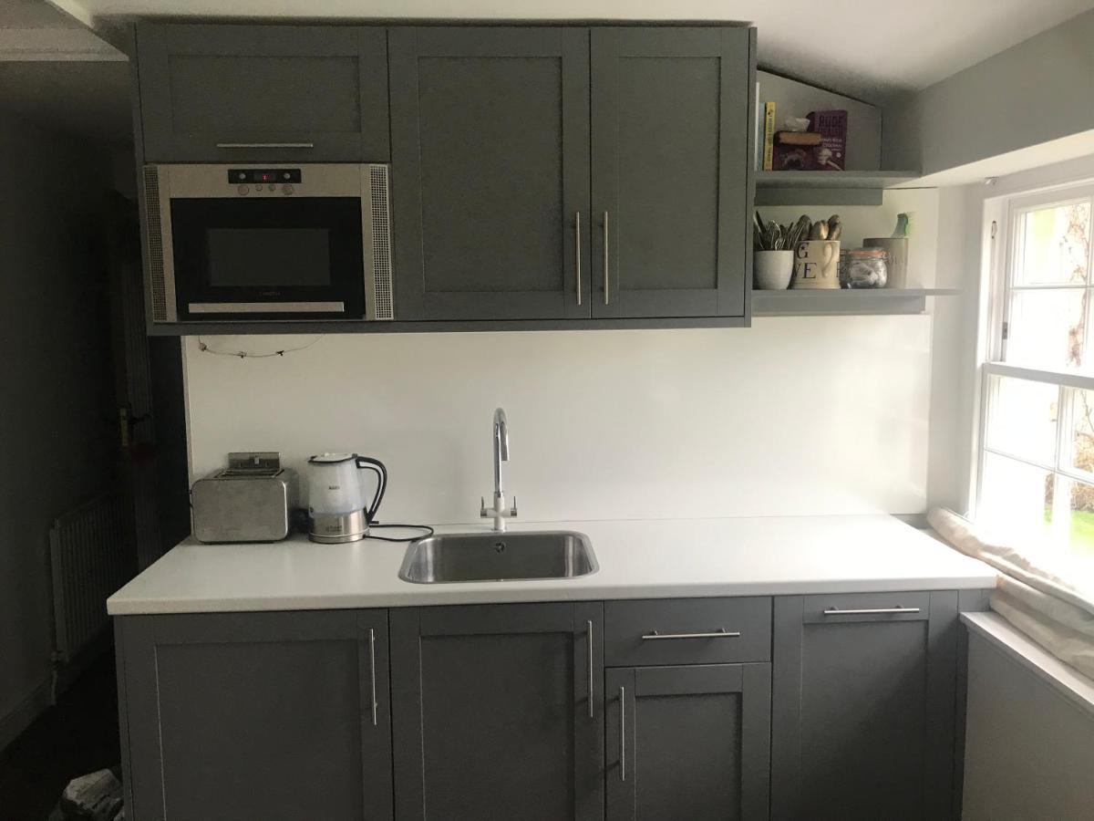 The Old Post Office Studio Apartment In A Beautiful Cotswold Village 赛伦塞斯特 外观 照片